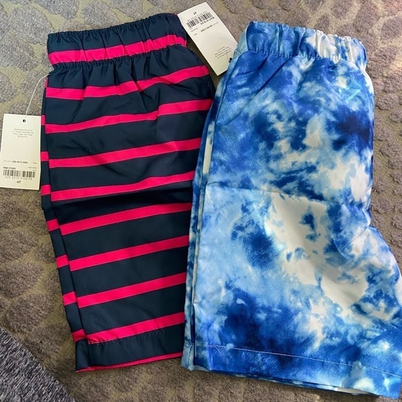 (2) NWT 4T boys swim trunks with netting inside - Picture 1 of 6